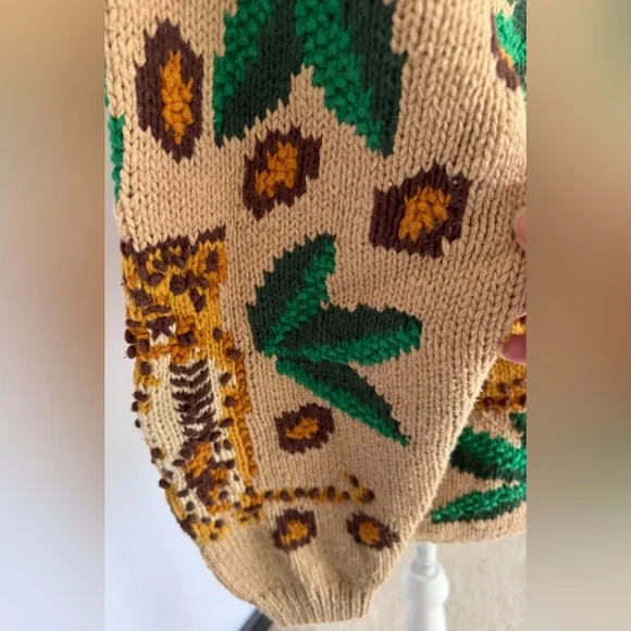 Cardigan Bay Vintage Hand Knitted Animal Themed Buttoned Down Sweater - Size M. - Picture 5 of 11